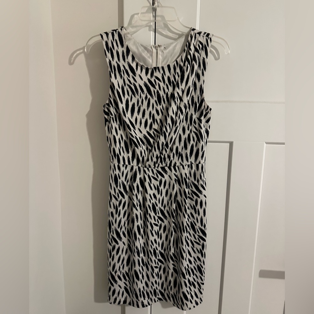 Black and White print dress Size Small.